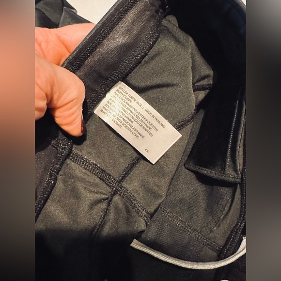 Women's CW-X Endurance Generator Joint and Muscle Support 3/4 Tights Size: Large - Picture 4 of 4